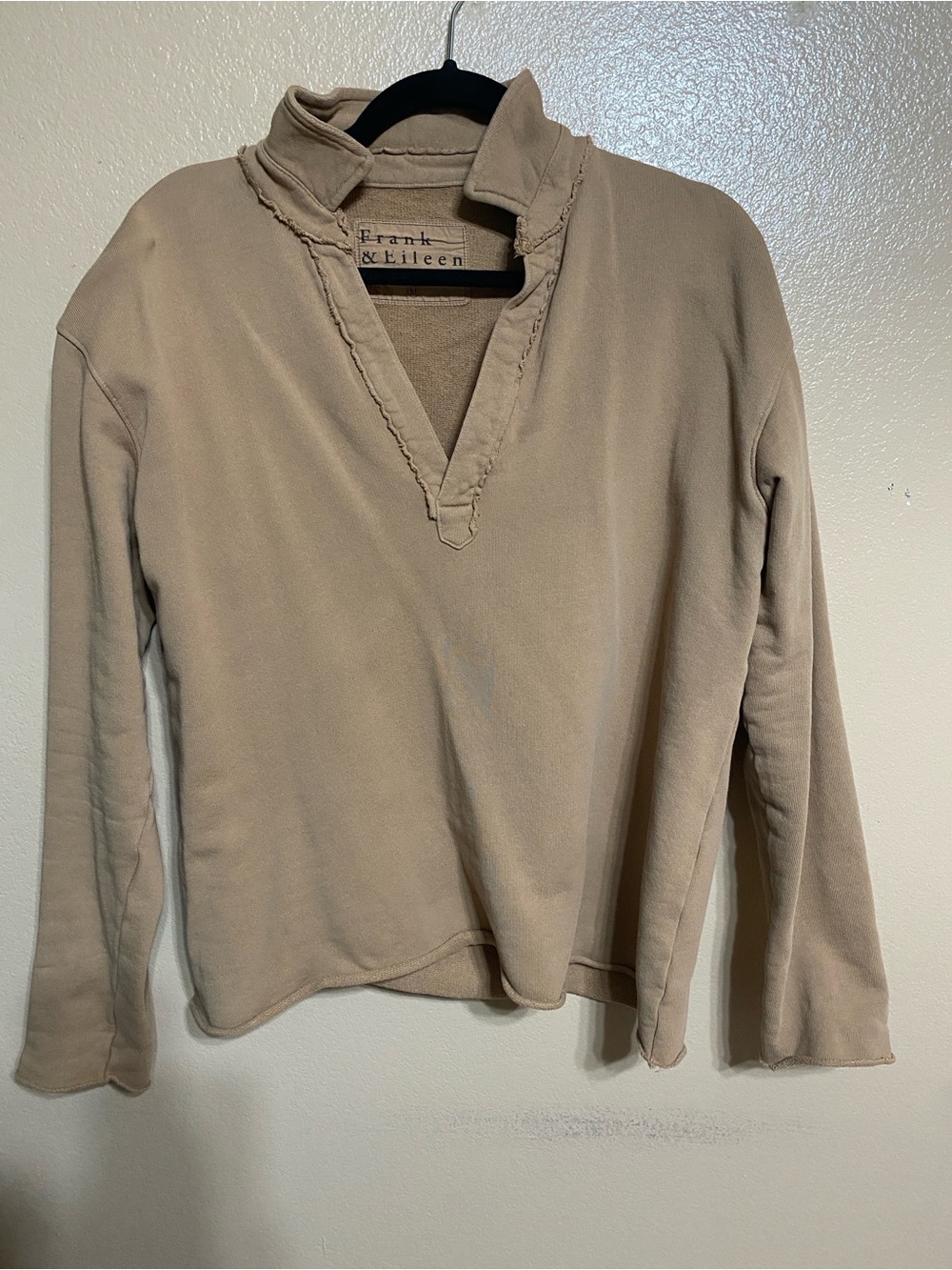 Frank & Eileen Patrick Popover Henley in Beige